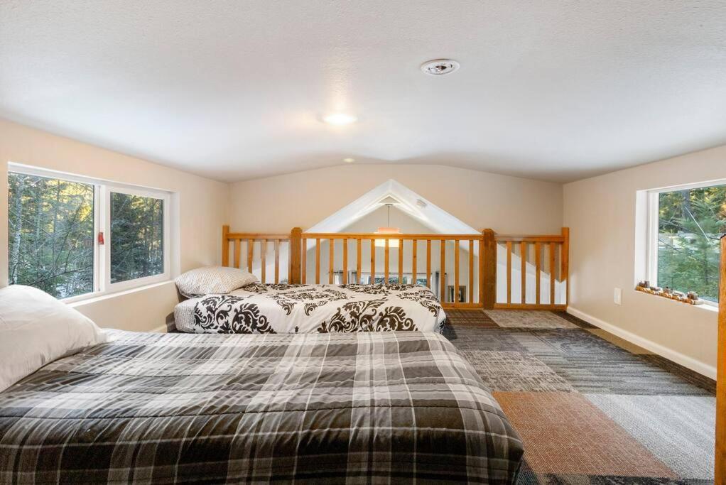 Cozy Tiny Steps Away From Mt. Rainier Ferienhaus