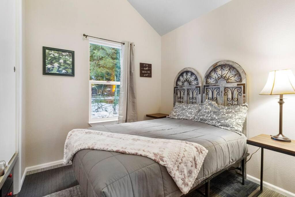 Ferienhaus Cozy Tiny Steps Away From Mt. Rainier *