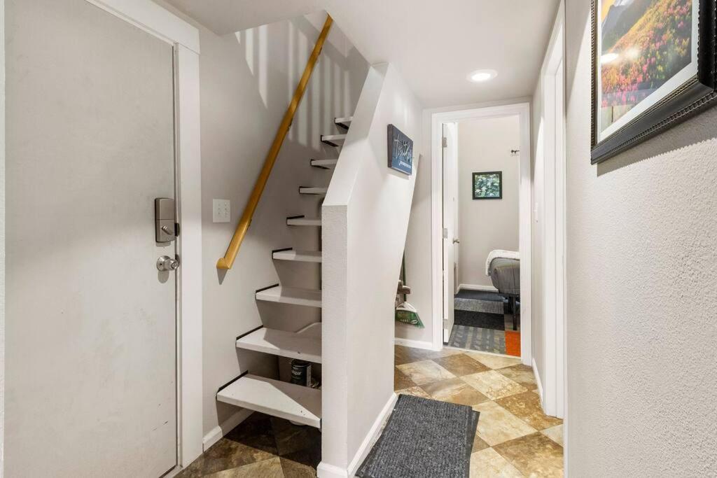Cozy Tiny Steps Away From Mt. Rainier Ferienhaus Ashford